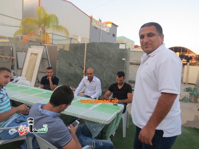 فيديو: رئيس البلدية عادل بدير في امسية تكريم لاعبي الوحدة  : ستلعبون على ملعب ابو خميس ان شاء الله مع بداية الدوري . 